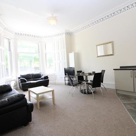 אדינבורו Central Two Bedroom Victorian Apartment With Free Parking מראה חיצוני תמונה