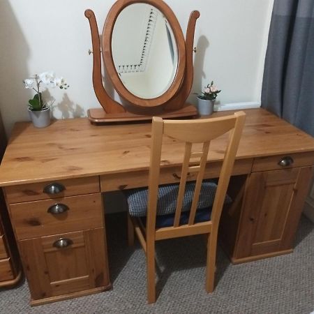 אדינבורו Central Two Bedroom Victorian Apartment With Free Parking מראה חיצוני תמונה