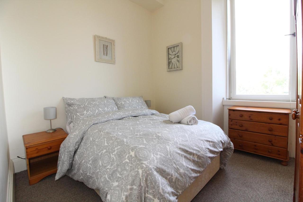 אדינבורו Central Two Bedroom Victorian Apartment With Free Parking מראה חיצוני תמונה