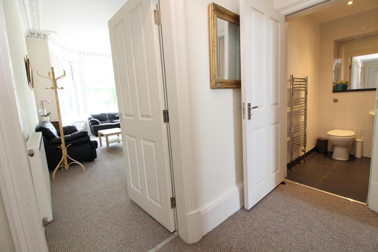 אדינבורו Central Two Bedroom Victorian Apartment With Free Parking מראה חיצוני תמונה